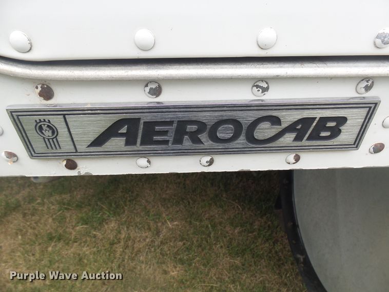 image for item DX9235 2006 Kenworth T600  semi truck