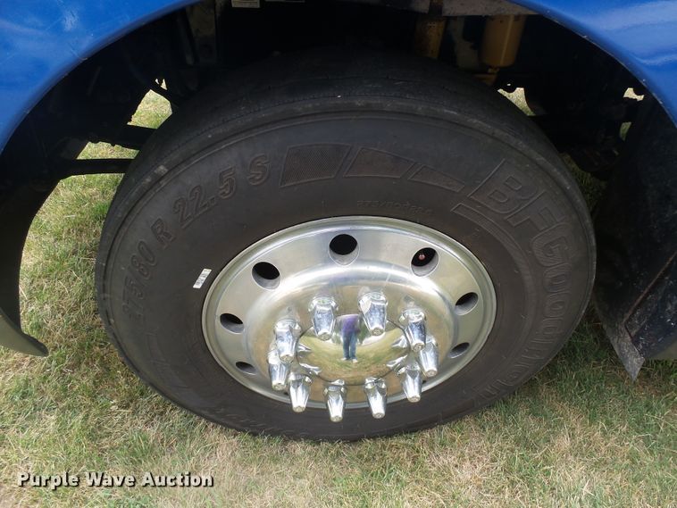 image for item DX9235 2006 Kenworth T600  semi truck