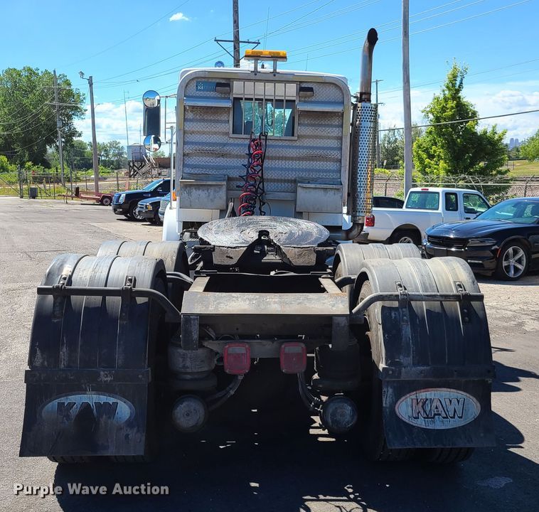 image for item EL9889 1995 Kenworth T800  semi truck