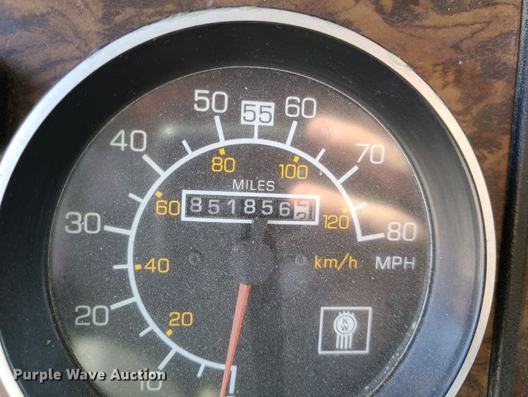 image for item EL9889 1995 Kenworth T800  semi truck