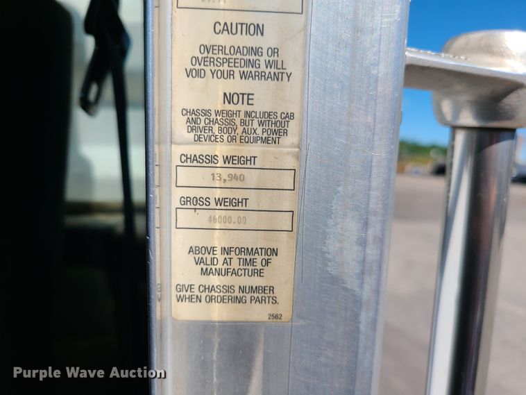 image for item EL9889 1995 Kenworth T800  semi truck