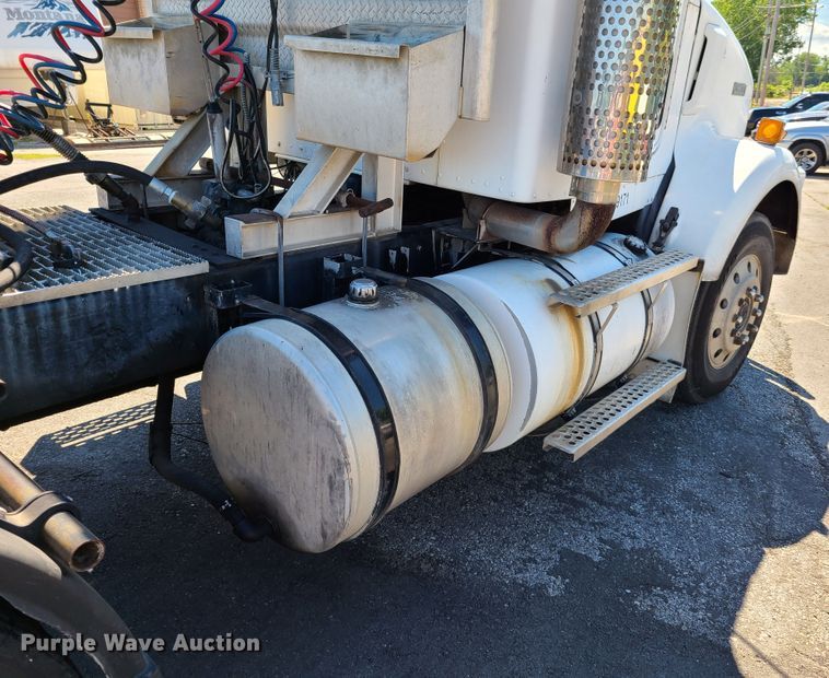 image for item EL9889 1995 Kenworth T800  semi truck