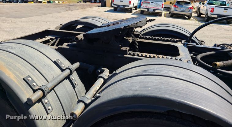 image for item EL9889 1995 Kenworth T800  semi truck