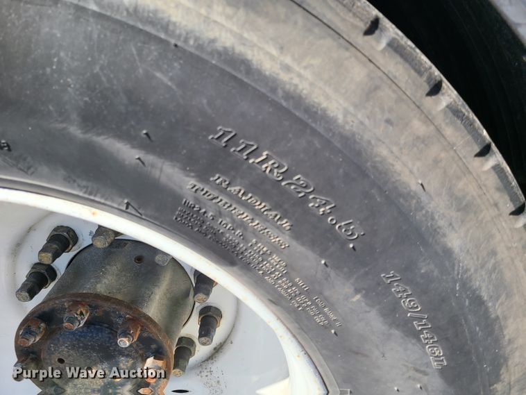 image for item EL9889 1995 Kenworth T800  semi truck