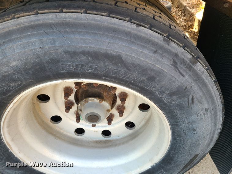 image for item EL9905 1999 Utility refrigerated van trailer