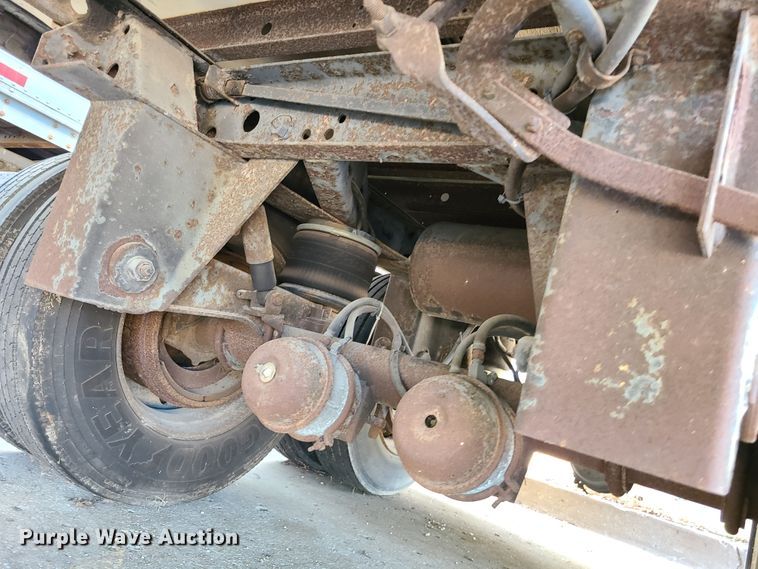 image for item EL9905 1999 Utility refrigerated van trailer