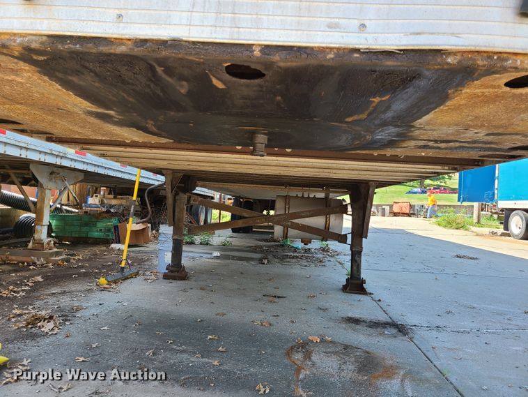 image for item EL9905 1999 Utility refrigerated van trailer