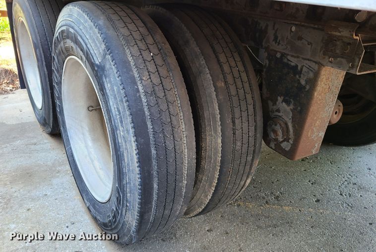 image for item EL9905 1999 Utility refrigerated van trailer