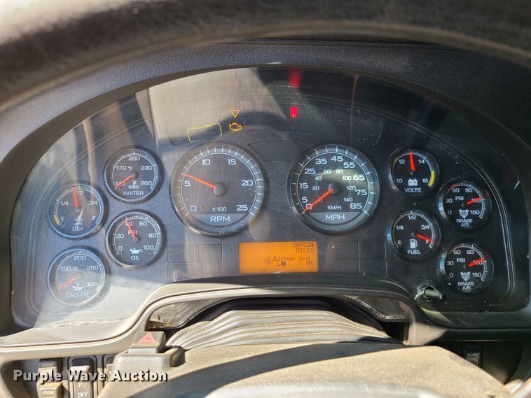 image for item EL9975 2014 International ProStar  semi truck