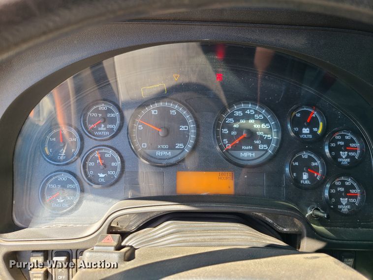 image for item EL9975 2014 International ProStar  semi truck