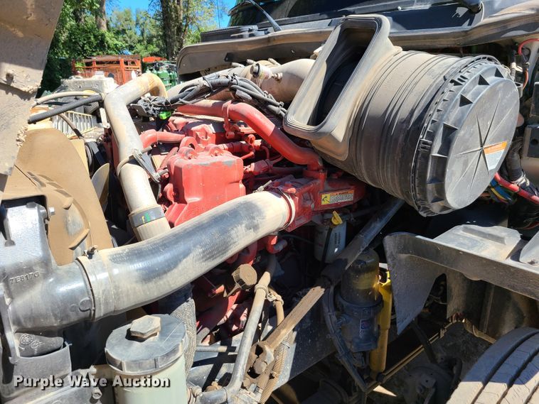 image for item EL9975 2014 International ProStar  semi truck