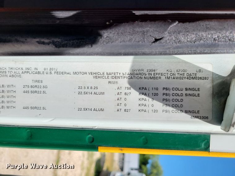 image for item EL9982 2013 Mack CXU613  semi truck