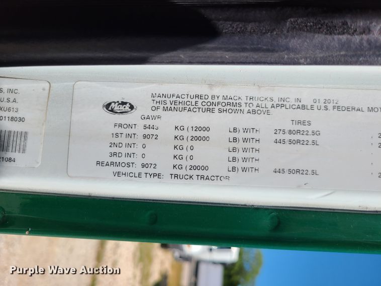 image for item EL9982 2013 Mack CXU613  semi truck