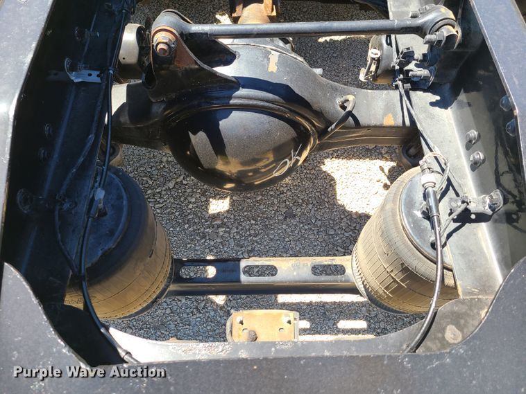 image for item EL9982 2013 Mack CXU613  semi truck