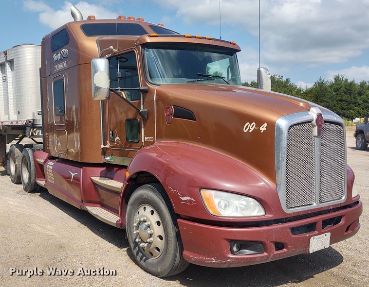 image for item EQ9410 2009 Kenworth T600  semi truck