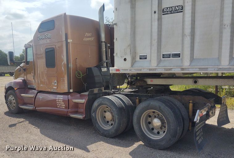 image for item EQ9410 2009 Kenworth T600  semi truck