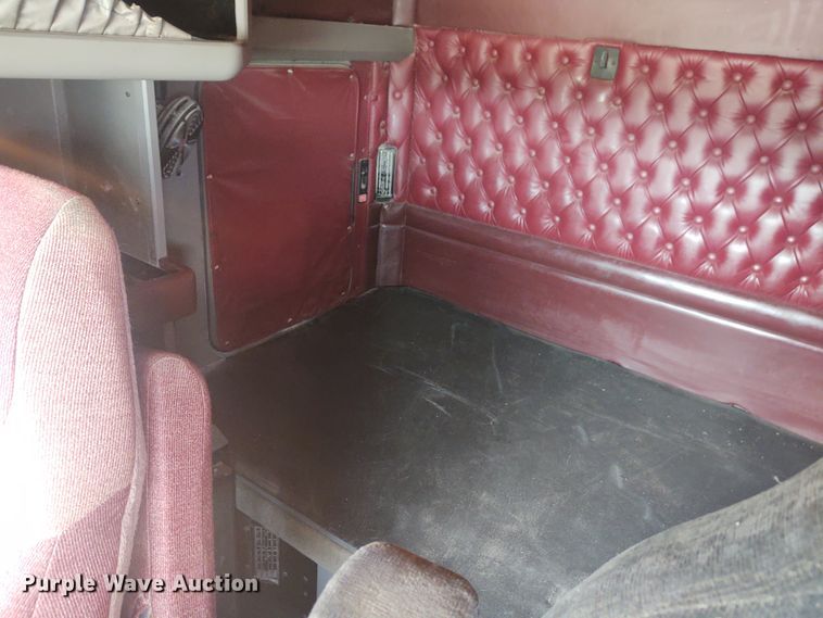 image for item EQ9410 2009 Kenworth T600  semi truck