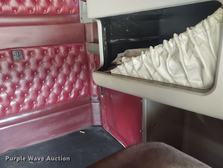 image for item EQ9410 2009 Kenworth T600  semi truck