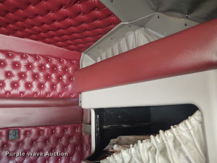 image for item EQ9410 2009 Kenworth T600  semi truck