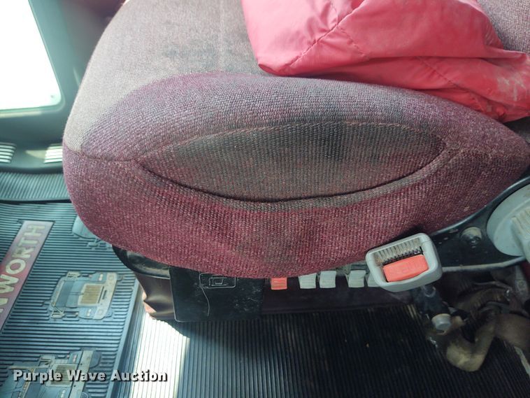 image for item EQ9410 2009 Kenworth T600  semi truck