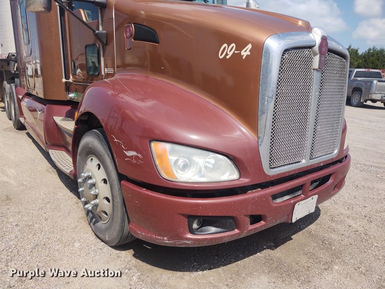 image for item EQ9410 2009 Kenworth T600  semi truck