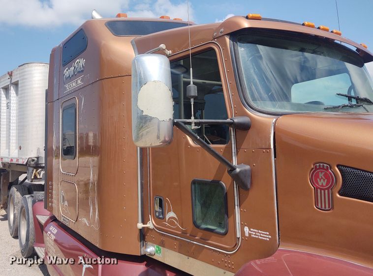 image for item EQ9410 2009 Kenworth T600  semi truck