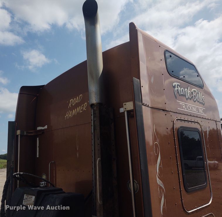 image for item EQ9410 2009 Kenworth T600  semi truck