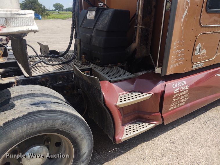 image for item EQ9410 2009 Kenworth T600  semi truck