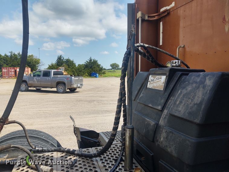 image for item EQ9410 2009 Kenworth T600  semi truck