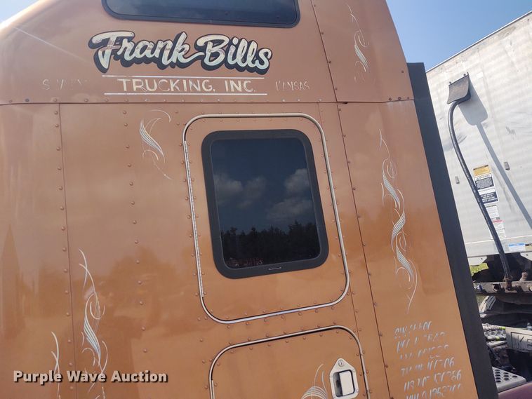 image for item EQ9410 2009 Kenworth T600  semi truck