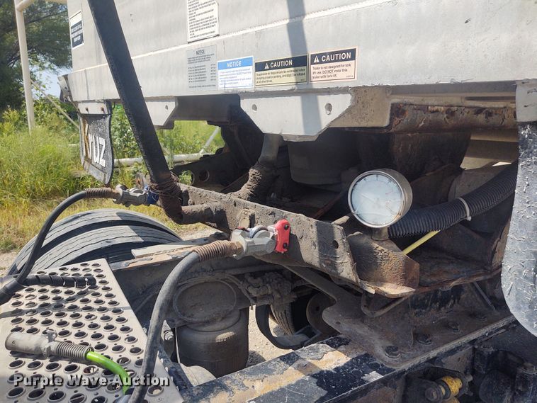 image for item EQ9412 2013 Kruz end dump trailer