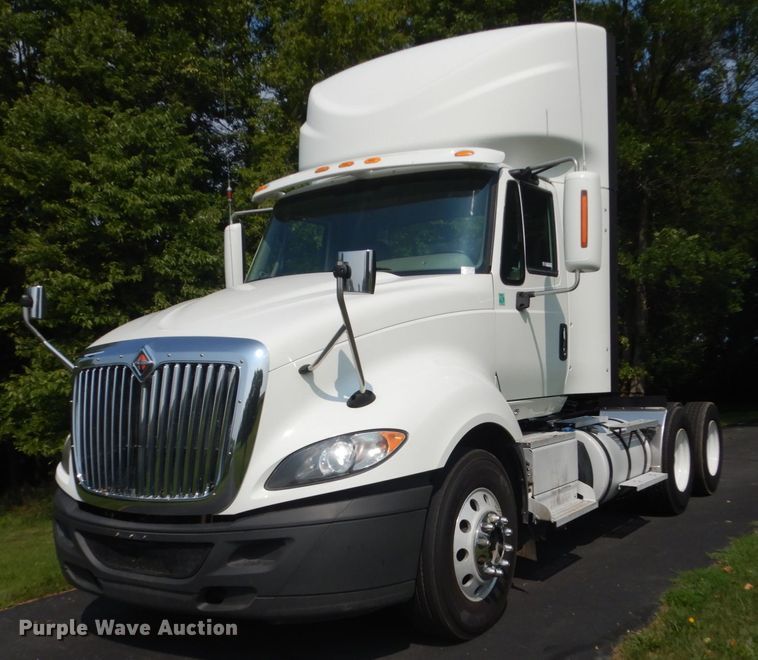 image for item FT9124 2015 International ProStar  semi truck