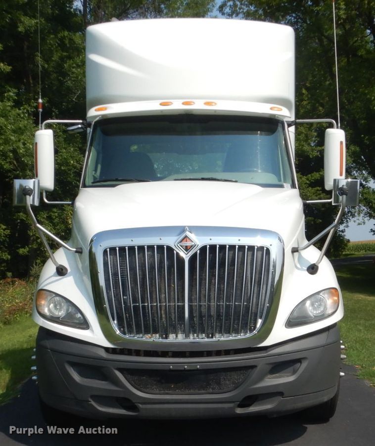 image for item FT9124 2015 International ProStar  semi truck