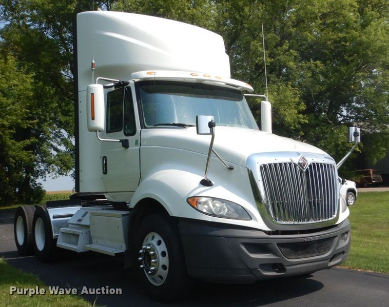 image for item FT9124 2015 International ProStar  semi truck