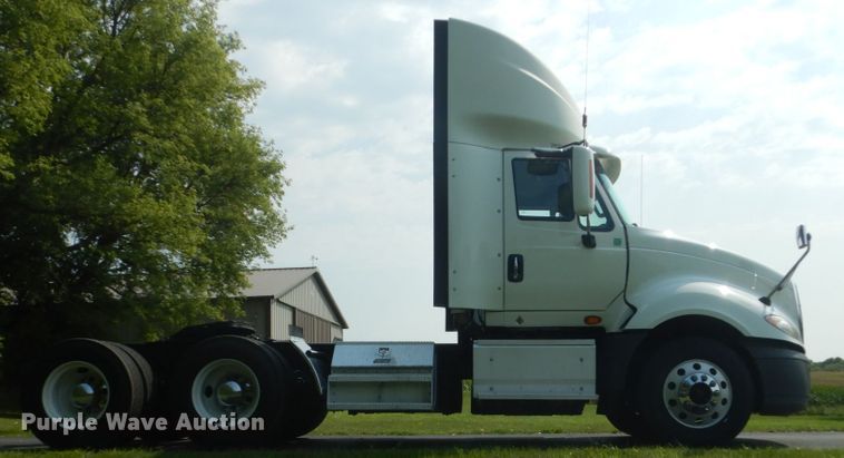 image for item FT9124 2015 International ProStar  semi truck