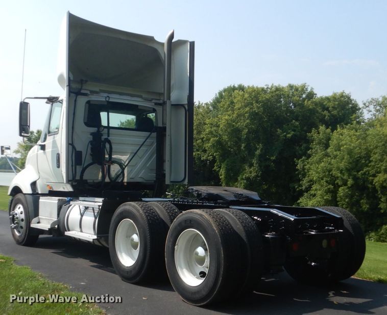 image for item FT9124 2015 International ProStar  semi truck