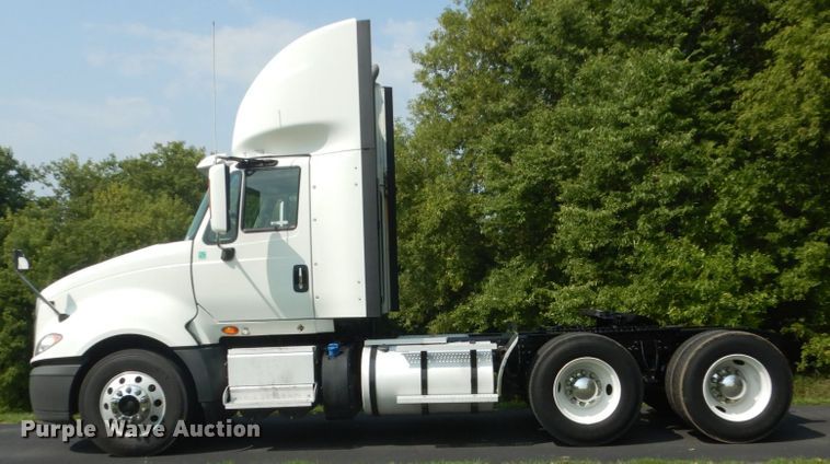 image for item FT9124 2015 International ProStar  semi truck