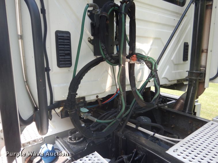 image for item FT9124 2015 International ProStar  semi truck