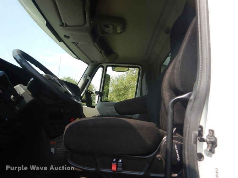 image for item FT9124 2015 International ProStar  semi truck