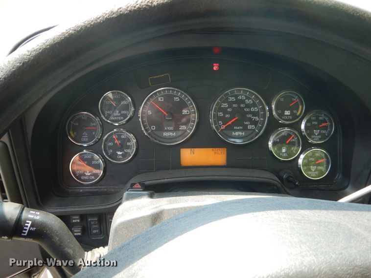 image for item FT9124 2015 International ProStar  semi truck