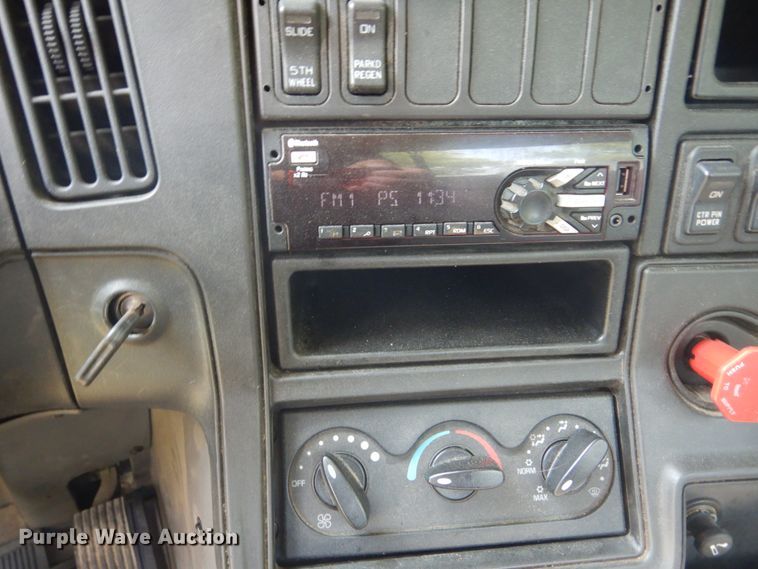 image for item FT9124 2015 International ProStar  semi truck