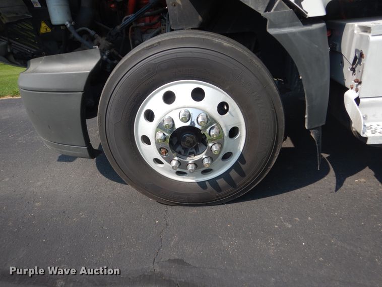 image for item FT9124 2015 International ProStar  semi truck