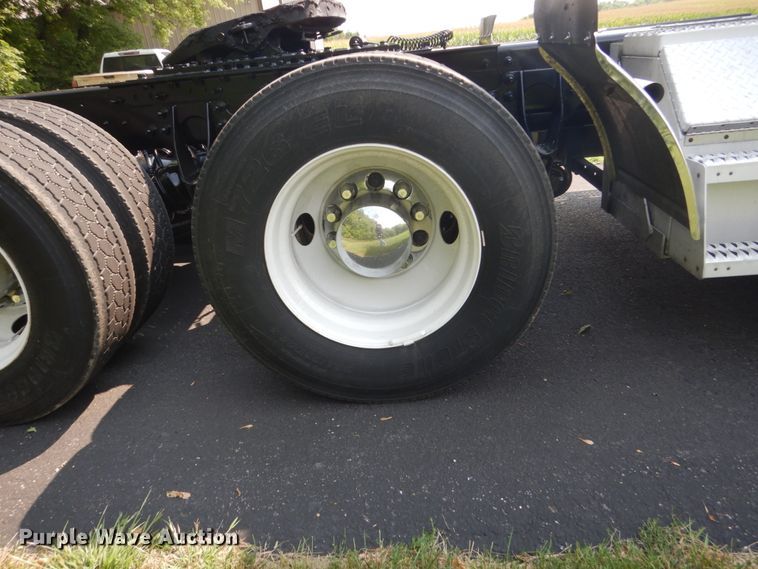 image for item FT9124 2015 International ProStar  semi truck