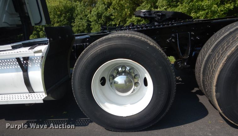 image for item FT9124 2015 International ProStar  semi truck