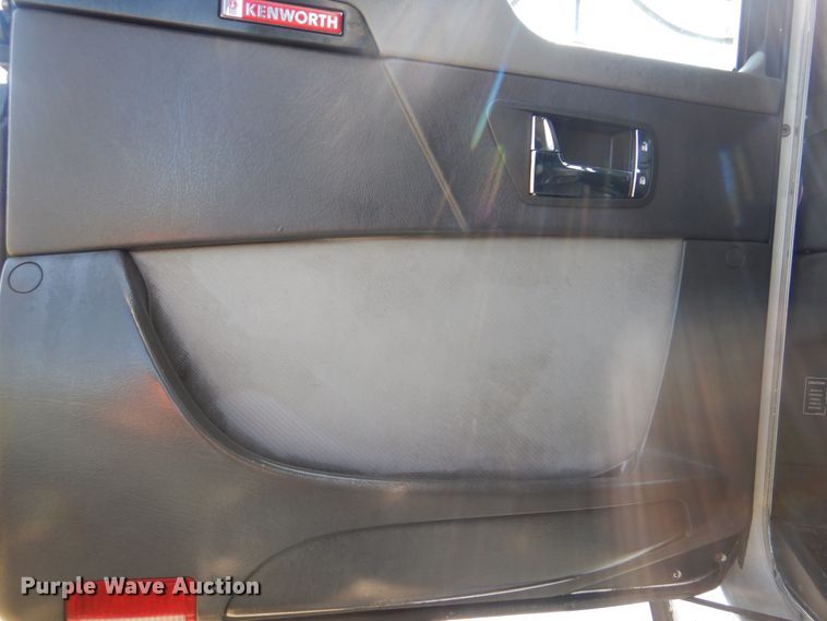 image for item GM9096 2007 Kenworth T800  flat dump bed truck