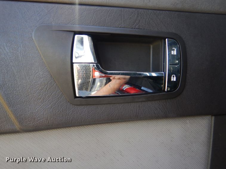 image for item GM9096 2007 Kenworth T800  flat dump bed truck