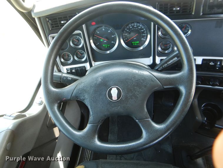 image for item GM9096 2007 Kenworth T800  flat dump bed truck