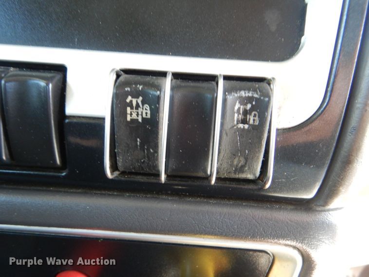 image for item GM9096 2007 Kenworth T800  flat dump bed truck