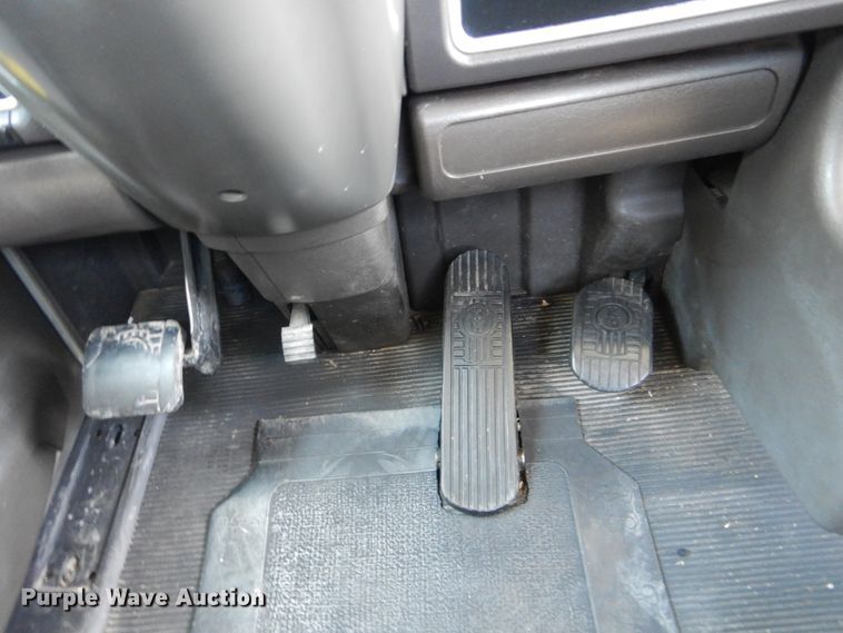 image for item GM9096 2007 Kenworth T800  flat dump bed truck