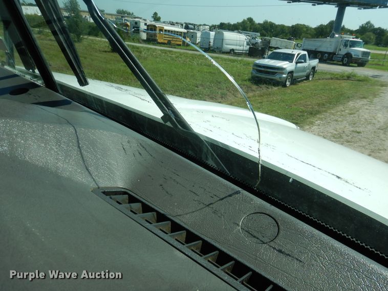 image for item GM9096 2007 Kenworth T800  flat dump bed truck